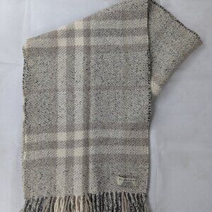 Burberry Classic Nova Check 50% Cashmere & 50% Lambswool Beige Scarf - England